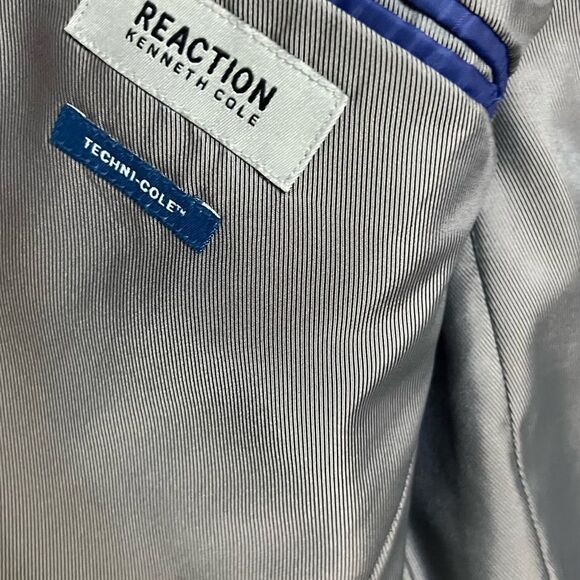 Kenneth Cole Reaction Techni-Cole Gray Suit 42R Blazer 35x32 Pants  Comfort Fit - Picture 5 of 6